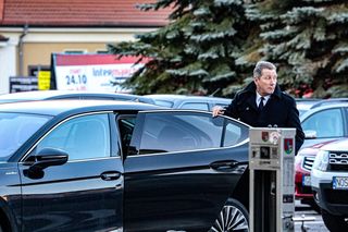 Limuzyna dla starosty, złom dla dzieci z domu dziecka