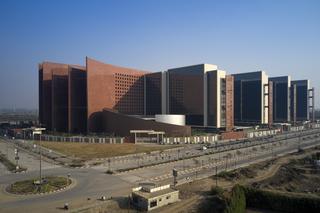 Surat Diamond Bourse – największy biurowiec na świecie w Indiach