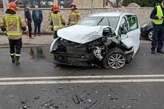 Łódzkie. Cztery osoby ranne w wypadku na DK72 w Poddębicach