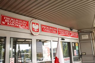 Sebastian M. doprowadzony do katowickiej prokuratury. Odpowie za śmiertelny wypadek na autostradzie A1