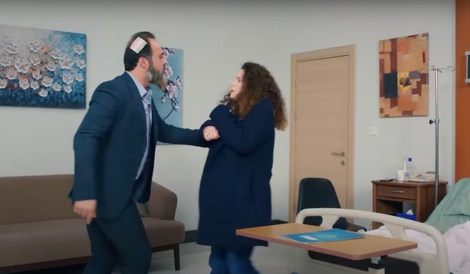 Porywacz Ragip znów zasadza się na Melis i Zeynep.