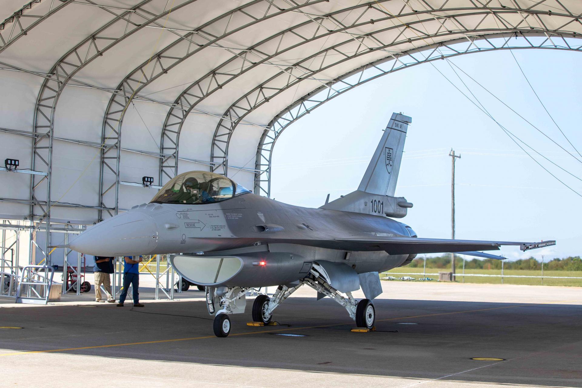 Pierwszy słowacki F-16 Block 70
