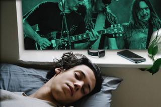 10 piosenek rockowych, które skutecznie usypiają. Tak, ktoś to zbadał