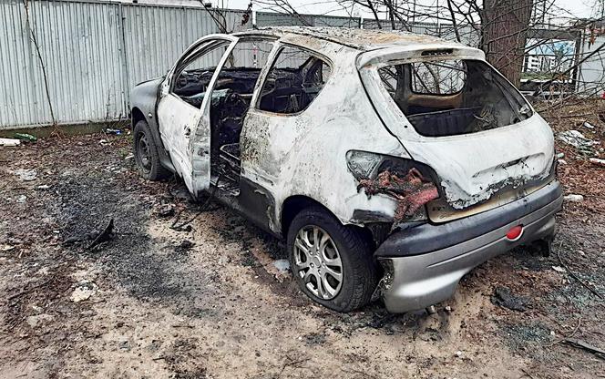 Podpalili samochód w centrum Iławy. Trzech mieszkańców usłyszało zarzuty