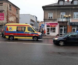 Stłuczka i potrącenie pieszego w centrum Siedlec