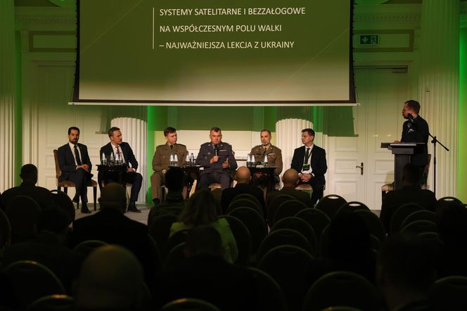 Panel „Systemy satelitarne i bezzałogowe na współczesnym polu walki – najważniejsza lekcja z Ukrainy”