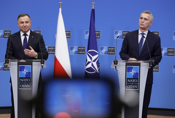 Sekretarz generalny NATO Jens Stoltenberg i Prezydent RP Andrzej Duda na wspólnej konferencji w Brukseli 