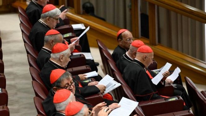 Ponad 100 osób przysięgało przed konklawe. Zamykają Watykan! "Bezwzględna dyskrecja"