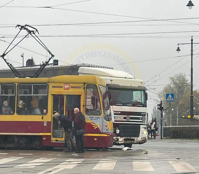 Zderzenie tramwaju z ciężarówką! „Po przebudowie jedno z bardziej niebezpiecznych skrzyżowań”