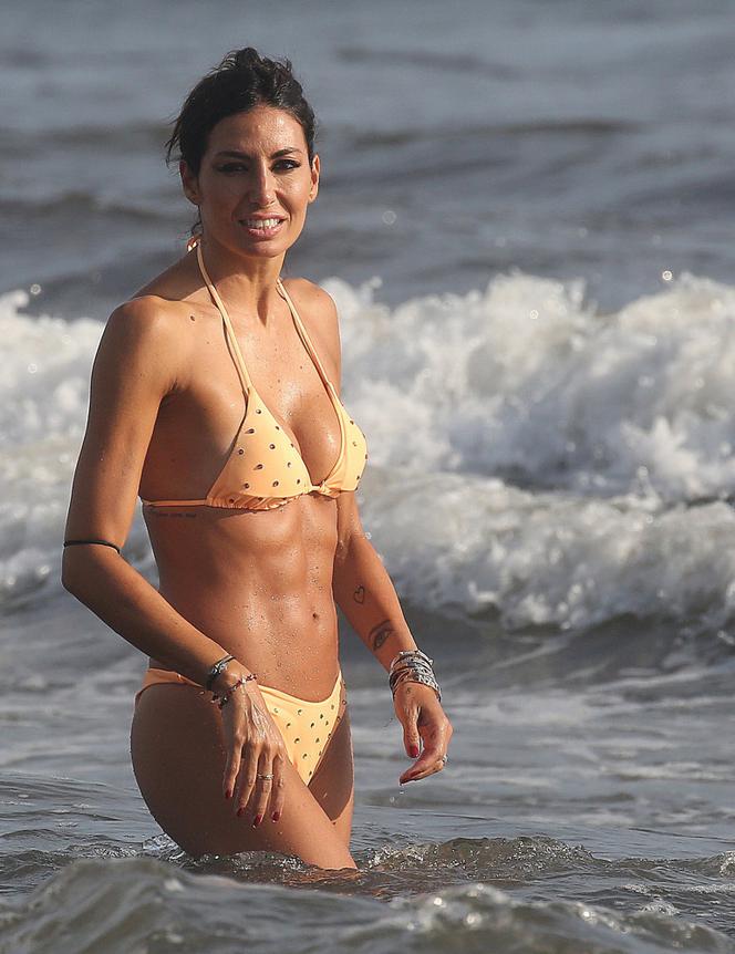 Elisabetta Gregoraci na plaży