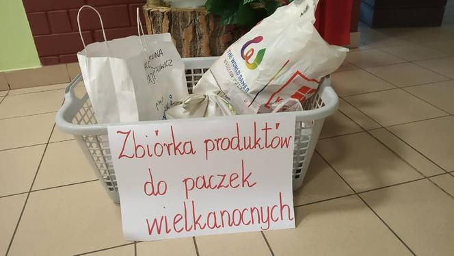 Zbiórka żywności do paczek wielkanocnych w Mysłowicach 