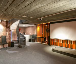 Bawialnia. Bawialnia - rozrywkowa część domu ma nawet zainstalowany panoramiczny ekran do wyświetlania filmów z projektora