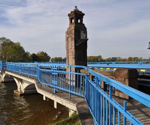   Ełk. Tłumy turystow odwiedzają to miasto. Jest największym na Mazurach