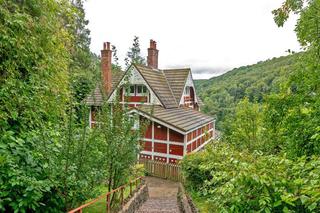 Dom Otisa / Sex Education