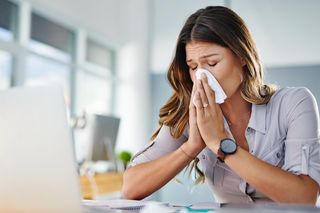 Najlepszy sposób na skórę nosa obtartą chusteczkami