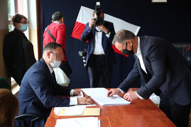 Wybory 2020. Para prezydencka razem z córką oddali głosy w drugiej turze