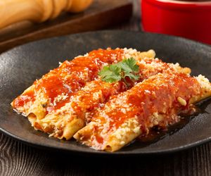 Zapiekane naleśniki z mięsem mielonym - wiele możliwości w jednym przepisie!