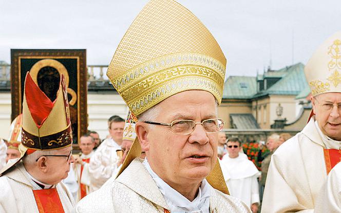 	Arcybiskupie przestań kompromitować polski Kościół