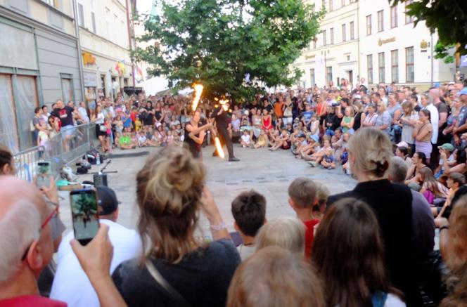 Carnaval Sztukmistrzów w Lublinie. Przyjechali artyści z całego świata. Niesamowity popis umiejętności