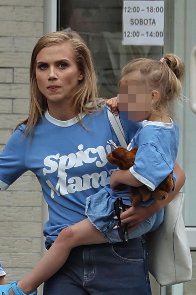 Agnieszka Kaczorowska. Tańcząca z córkami