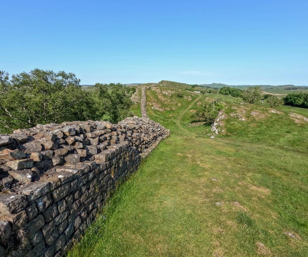 Małżeństwo archeologów-amatorów dokonało niesamowitego odkrycia przy Murze Hadriana
