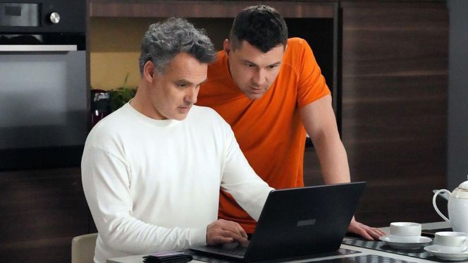 Barwy szczęścia odc. 3200. Karol Czubak (Jan Wieczorkowski), Darek Janicki (Andrzej Niemyt)