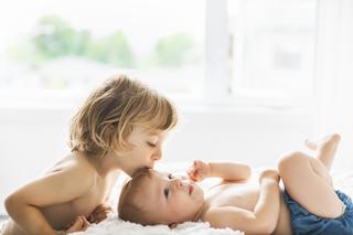 Narodziny drugiego dziecka. Jak wychować szczęśliwe rodzeństwo?
