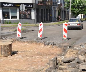 Roboty drogowe i utrudnienia na Dolnej Kamiennej w Skarżysku