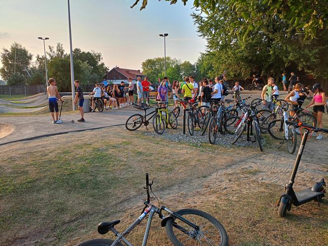 Tor rowerowy pumptrack nad zalewem Muchawka w Siedlcach oddany do użytku!