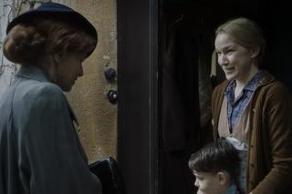 Dom pod Dwoma Orłami odc. 10. Zofia Szablewska (Karolina Gruszka), Rysia (Klara Williams), Stefanek