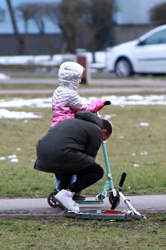 Tak wygląda tydzień z tatą Marcinem Hakielem