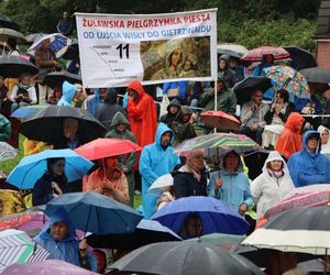 Odpust w Gietrzwałdzie. Do słynącej z Objawień Maryjnych miejscowości przyjechały tłumy