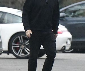 Jan Kliment z żoną i synem wyjeżdżają ze ślubu Kasi Cichepek-Kurzajewskiej