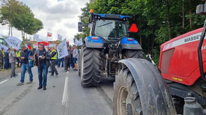 Protest rolników w Polsce 24.08.2021. Agrounia znów blokuje drogi! UTRUDNIENIA W ŁÓDZKIEM, ZDJĘCIA