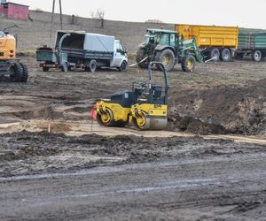 Konotopie. Budowa pomnika Matki Boskiej. Miliarderzy i marszałek województwa na wmurowaniu aktu erekcyjnego [ZDJĘCIA].