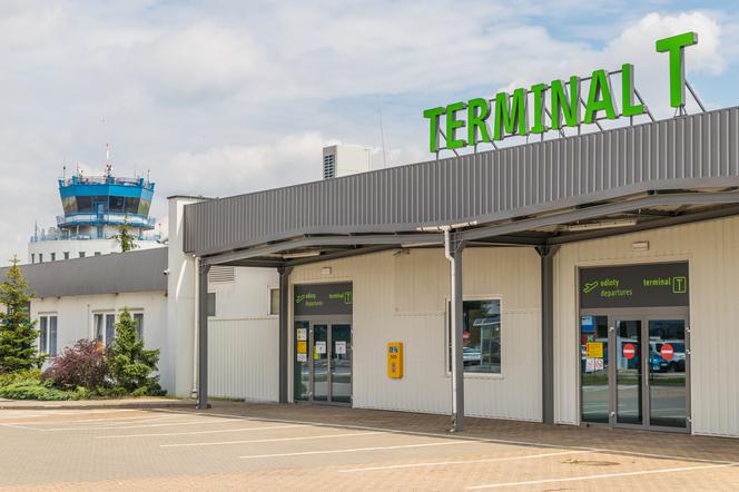 Na lotnisku Katowice Airport uruchomiono dodatkowy terminal pasażerski. Pozwoli to na utrzymanie dyscypliny sanitarnej [ZDJĘCIA]