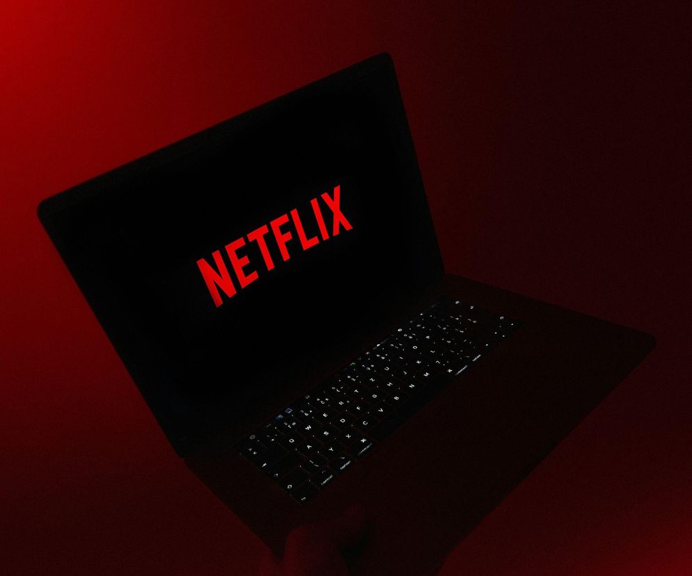 Kaos skasowany przez Netflix. 2. sezon serialu z Jeffem Goldblumem nie powstanie