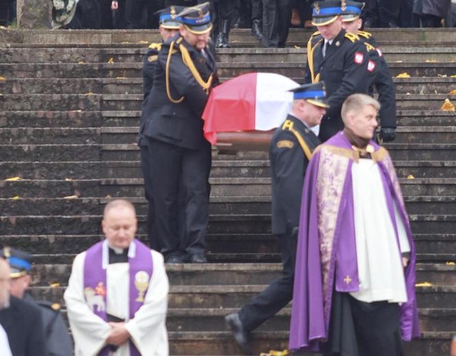 Przejmujący pogrzeb strażaka, który zginął podczas obławy na Grzegorza Borysa