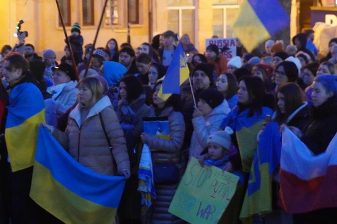 Manifestacja w trzecią rocznicę wybuchu wojny w Ukrainie