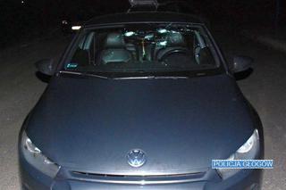 Zazdrosny 19-latek zdewastował Volkswagena Scirocco