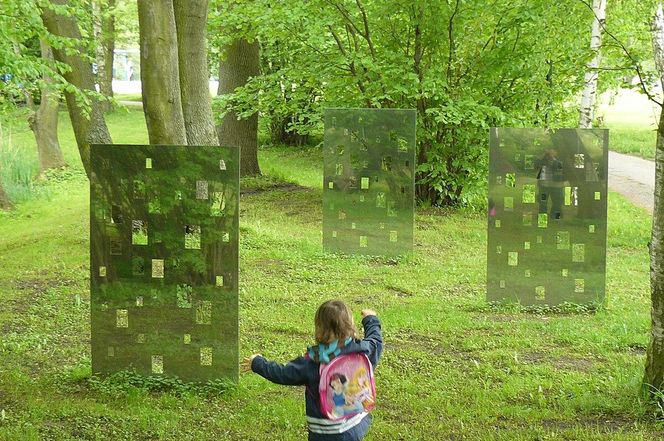 Ten park w Poznaniu trzeba odwiedzić. To prawdziwa galeria sztuki w plenerze!