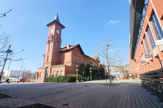 W miejscu, gdzie dziś znajdują się sklepy i restauracje, przez dziesięciolecia działały słynne Bydgoskie Zakłady Mięsne