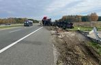 Incydent na A4 pod Tarnowem. Ciężarówka z 23 tonami farby przewróciła się na autostradzie