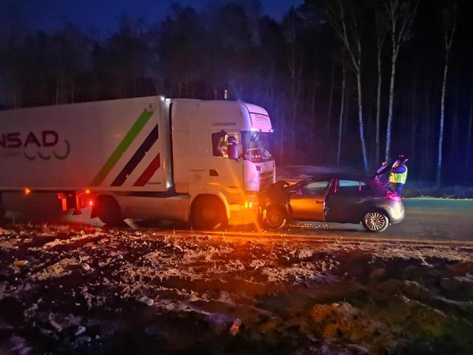 Wypadek na DK 10 w Białych Błotach! Spore utrudnienia dla kierowców [ZDJĘCIA] 