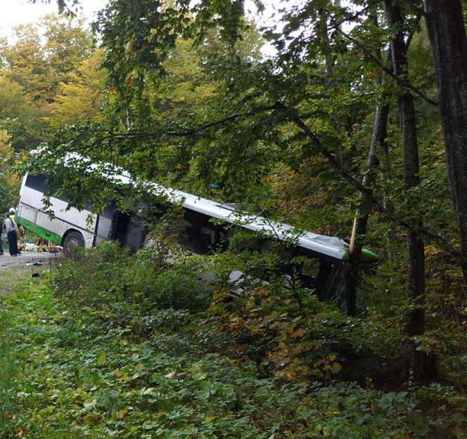 Wypadek w powiecie puckim. Autobusem jechali uczniowie