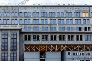 Gmach Banku Gospodarstwa Krajowego w Warszawie w trakcie remontu