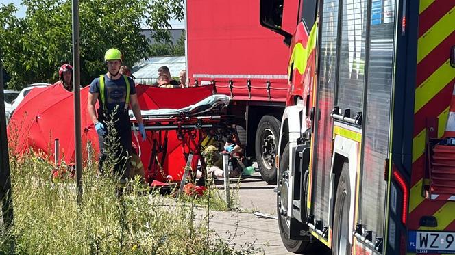 Nie żyje pieszy potrącony przez ciężarówkę. Tragiczna śmierć na drodze