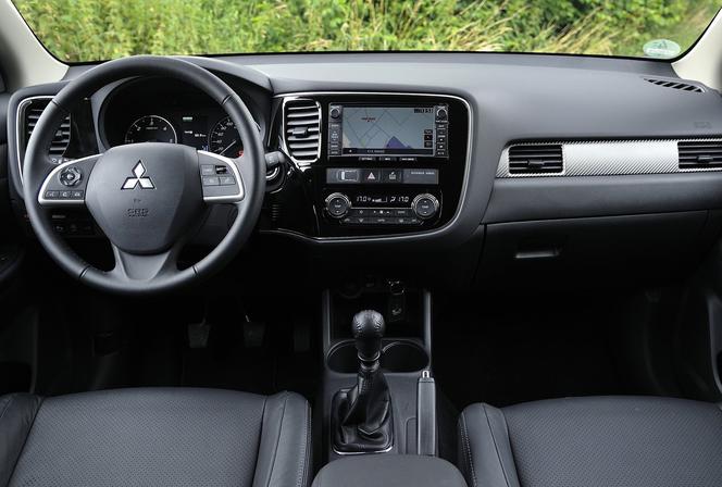 NOWY Mitsubishi Outlander 2013