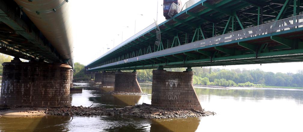 Warszawa AUTOBUS WYPADŁ z Mostu Gdańskiego ZDJĘCIA!