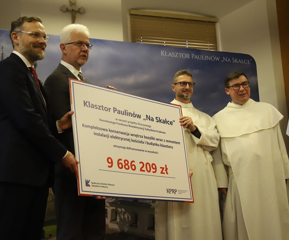 Uroczystość wręczenia promesy Społecznego Komitetu Odnowy Zabytków Krakowa na kompleksowy remont wnętrza bazyliki paulinów na Skałce